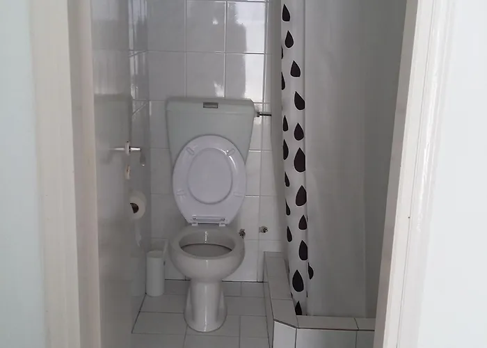 Galanis Place 招待所 3*