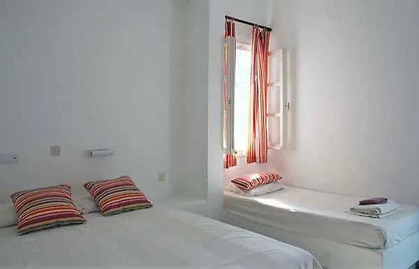 Πανσιόν Galanis Place Αντίπαρος