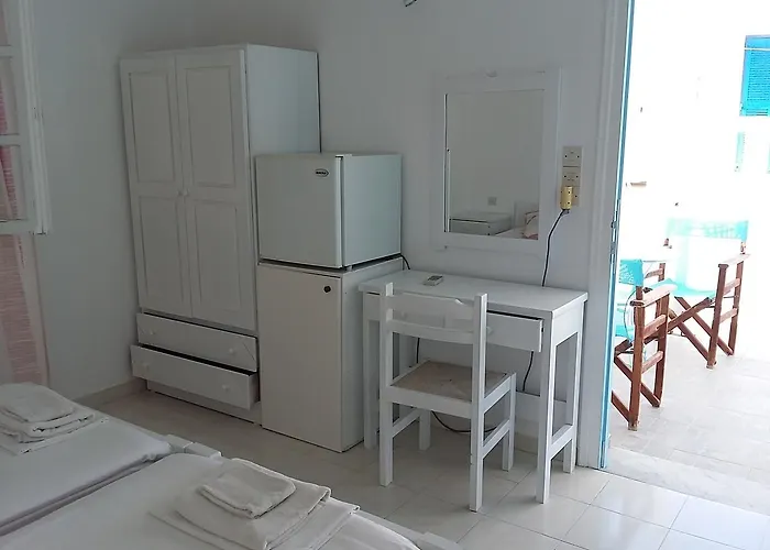 Πανσιόν Galanis Place Αντίπαρος